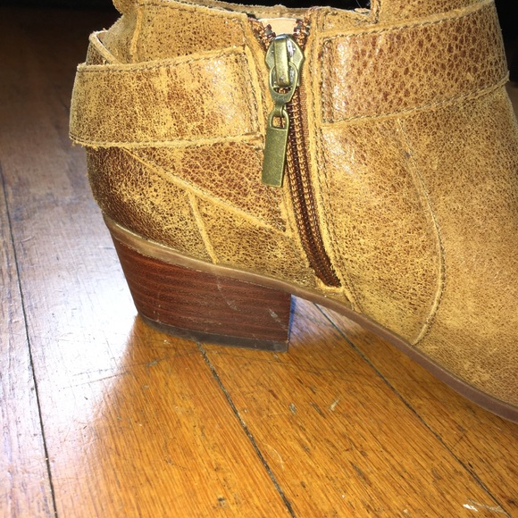 Clark’s Tan ankle booties SIZE 7 - Picture 6 of 9